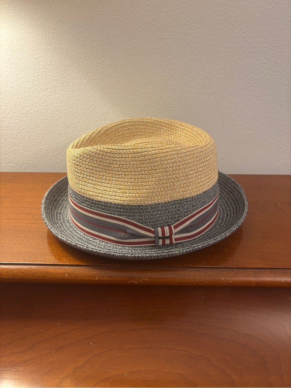 Bailey 1922 Rokit Straw Fedora Hat Medium Like New Blue Grey Natural Woven